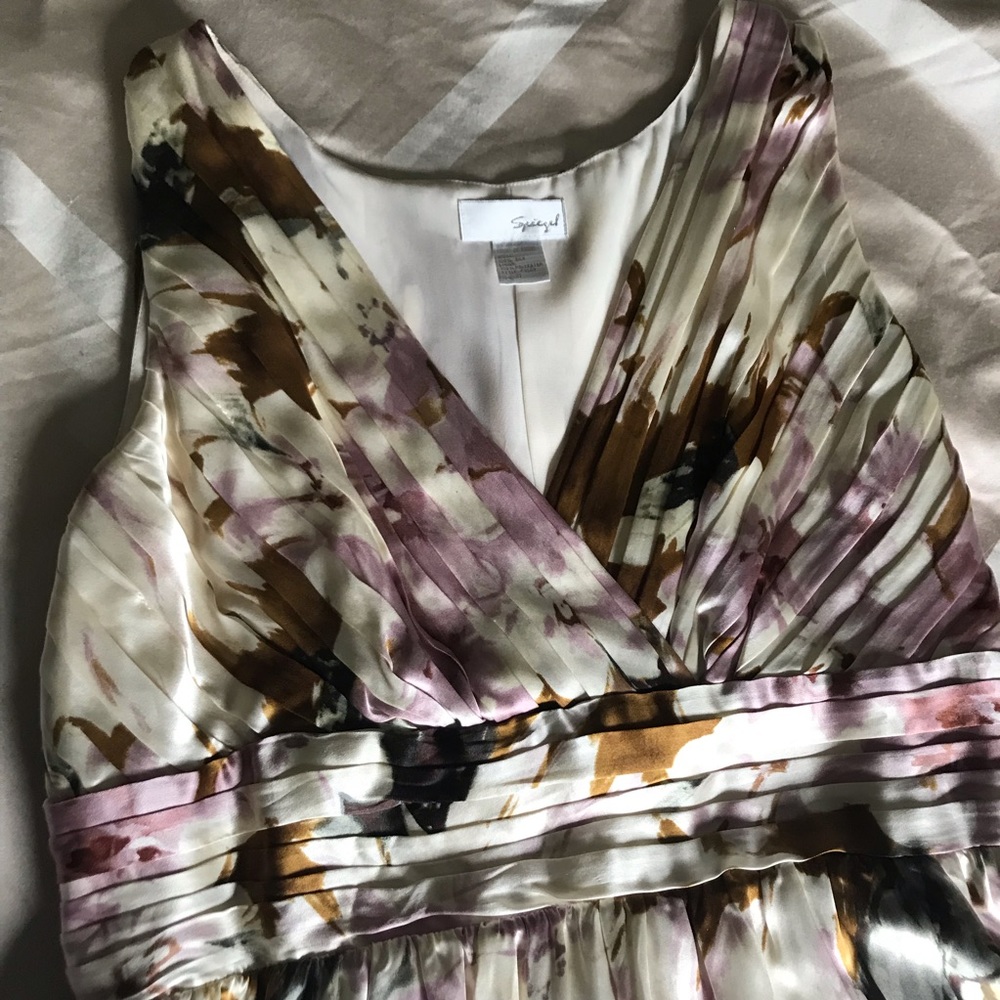 Pleated Top Floral Printed Midi Dress - Picture 2 of 4